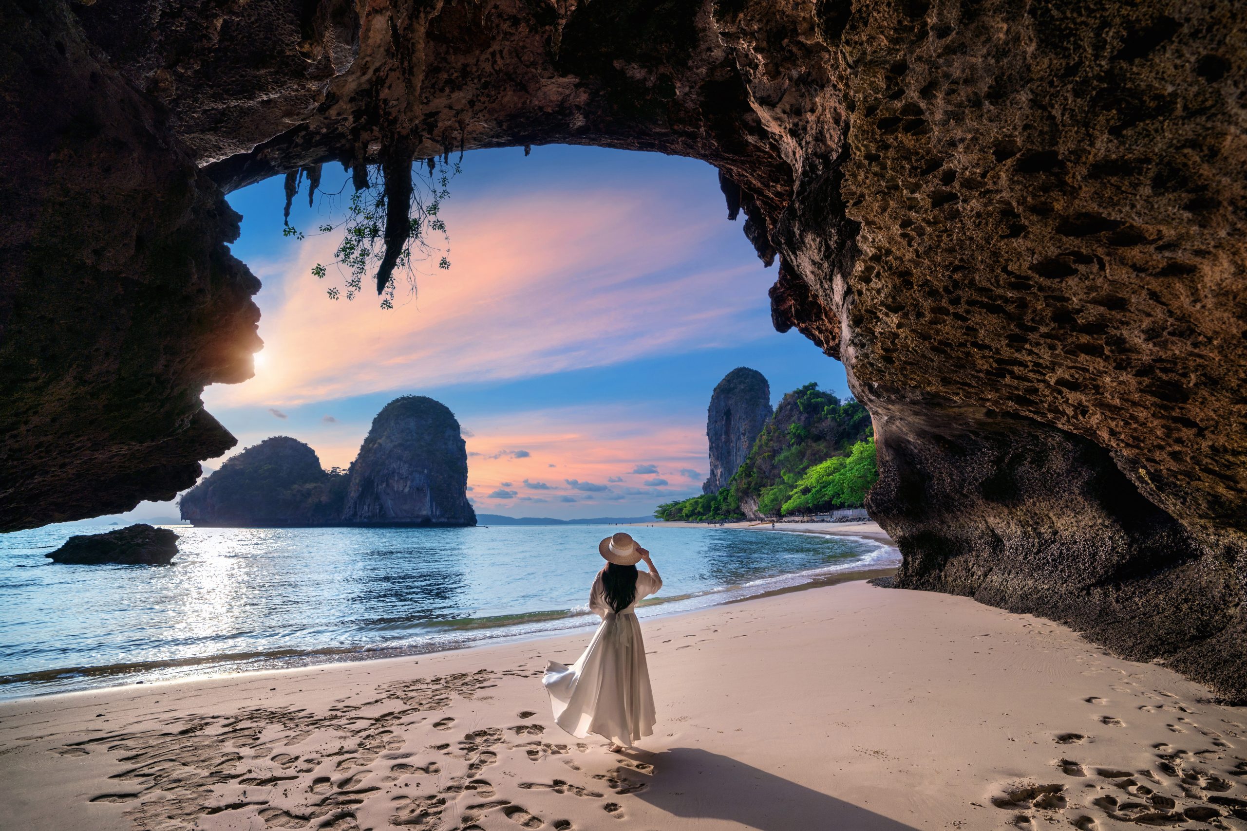 Kelsey Holme Leak walking on Railay 